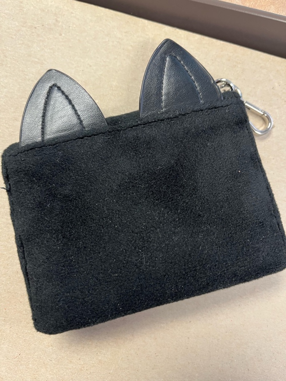 Claire’s Black Fuzzy Kitty Wallet - Picture 3 of 5